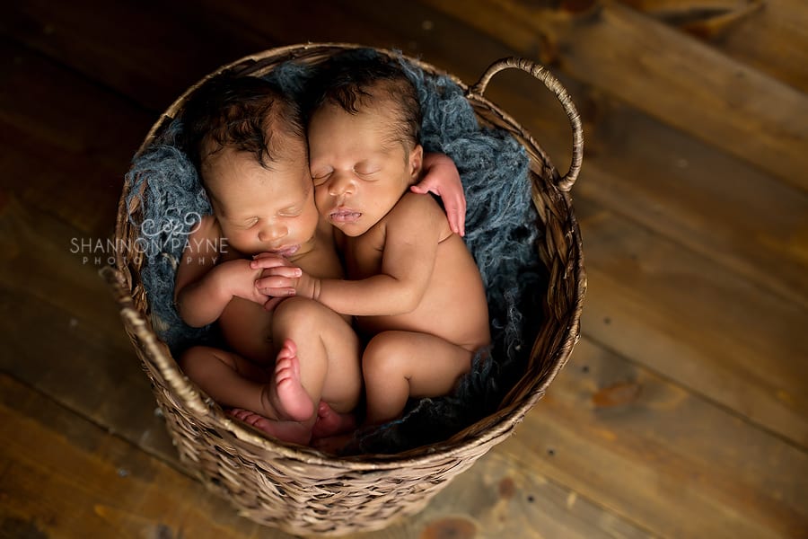 Kingston and Quinn | {Nashville Hendersonville Twin Newborn Photographer}