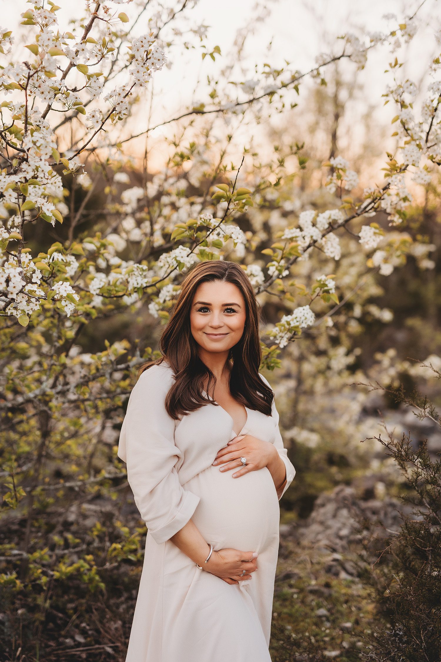 Outdoor Maternity Photos in Nashville: What to Wear, When to Schedule & What to Expect
