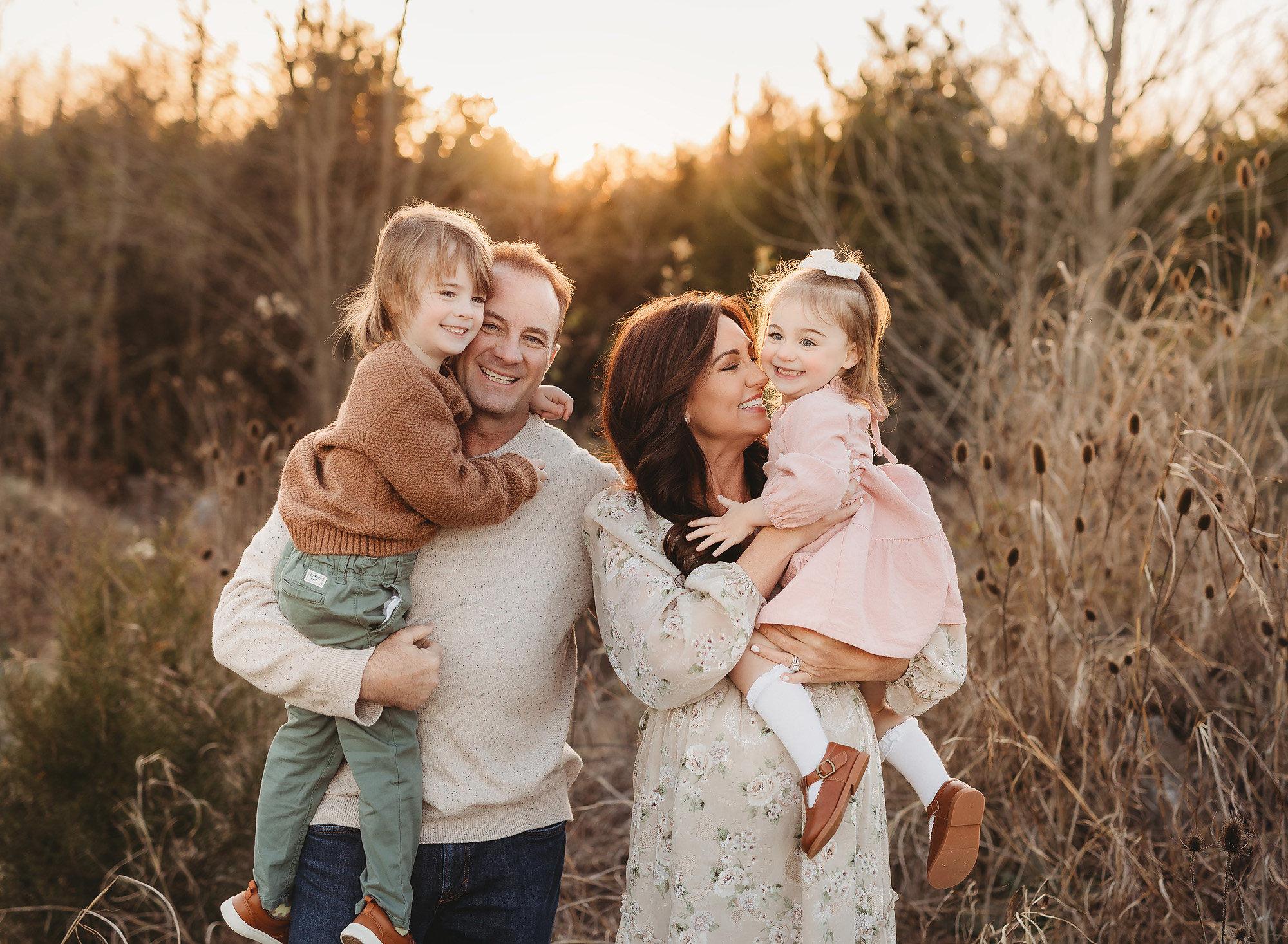 Outdoor Maternity Photos in Nashville: What to Wear, When to Schedule & What to Expect