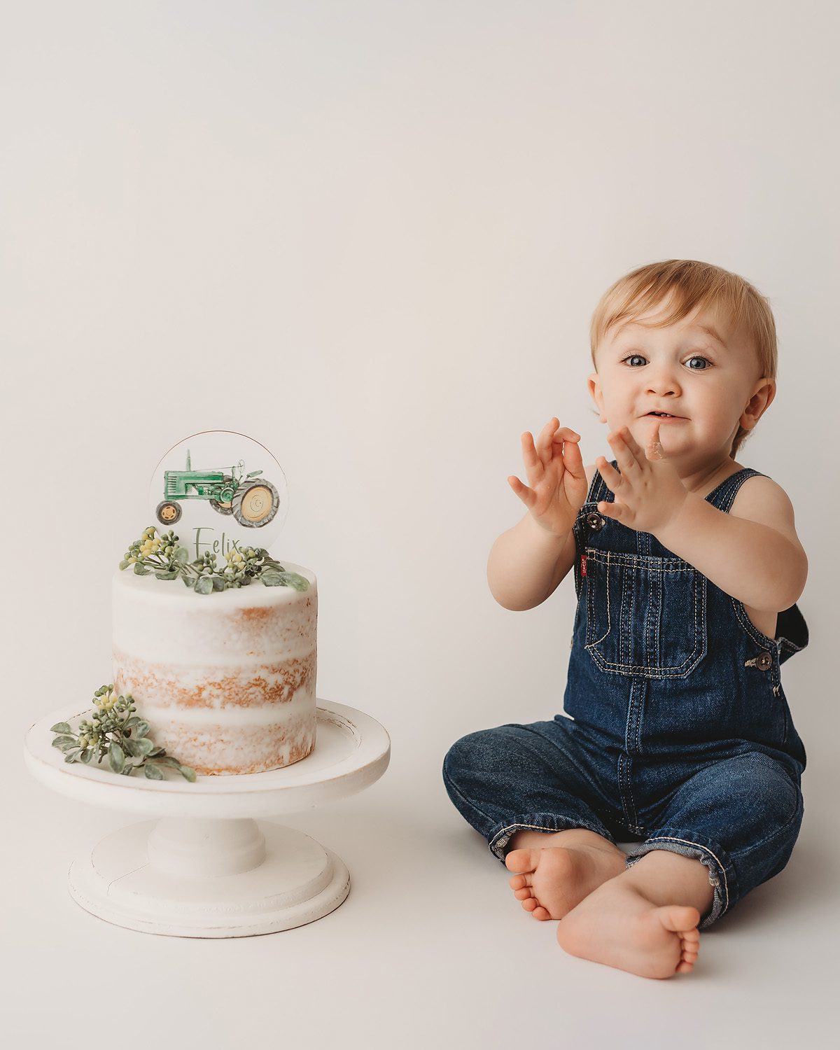  Fall Cake Smash Ideas for Your Baby’s 1 Year Old Photoshoot